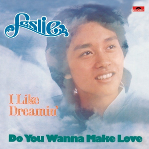 美女裸胸骚逼黄
