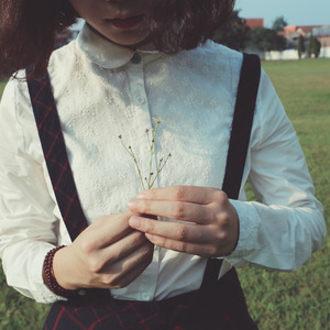 美女裸胸骚逼黄
